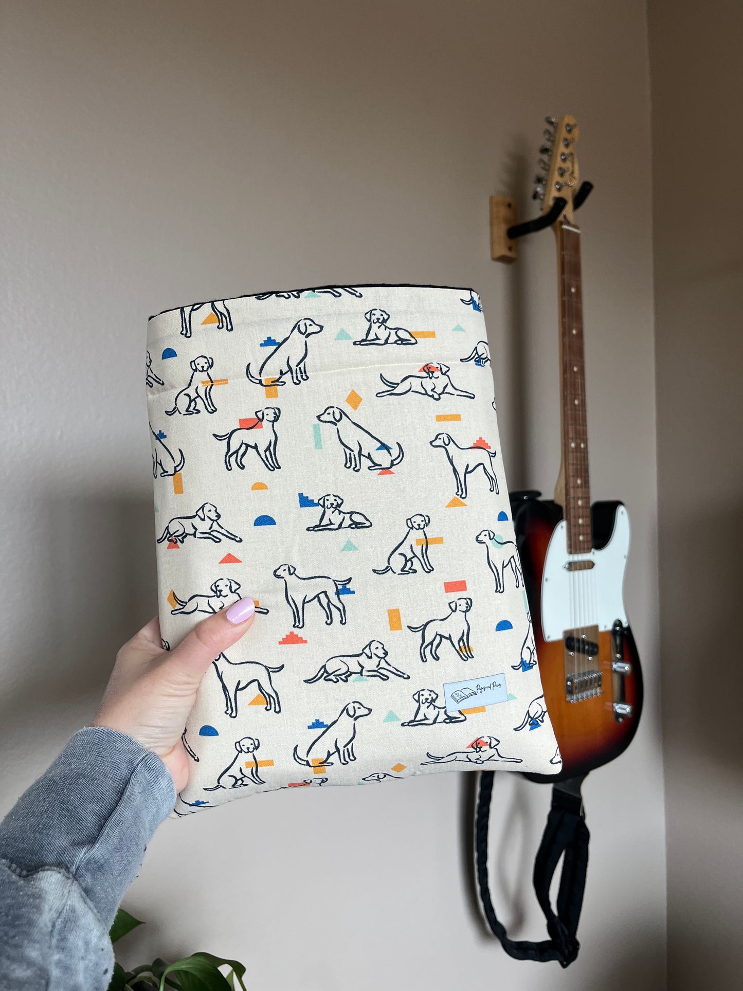 Outlined Labrador Book Sleeve
