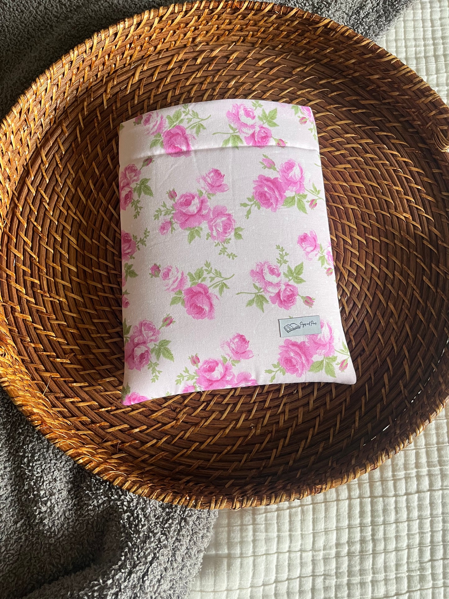Love Shack Roses Book Sleeve