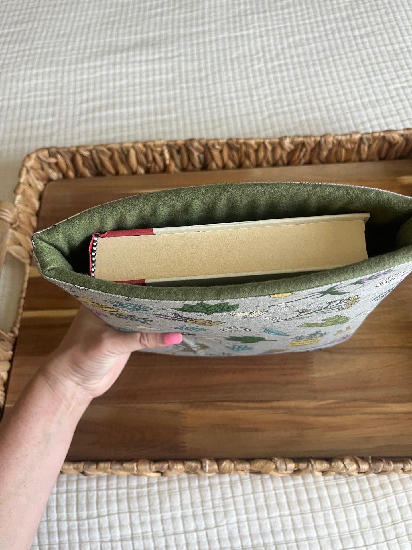Witches Be Brewing Book Sleeve