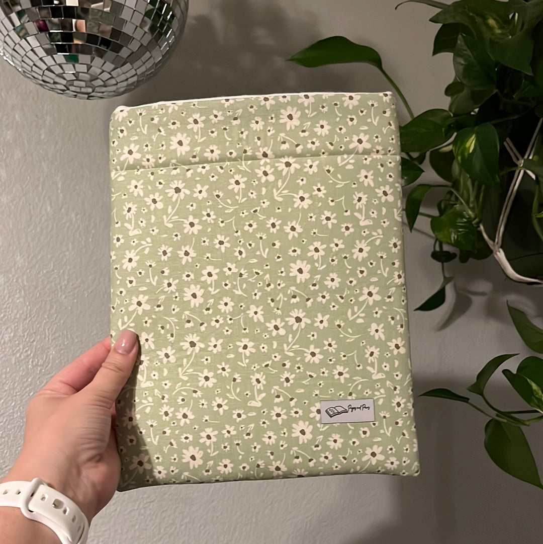 Green Daisies Book Sleeve