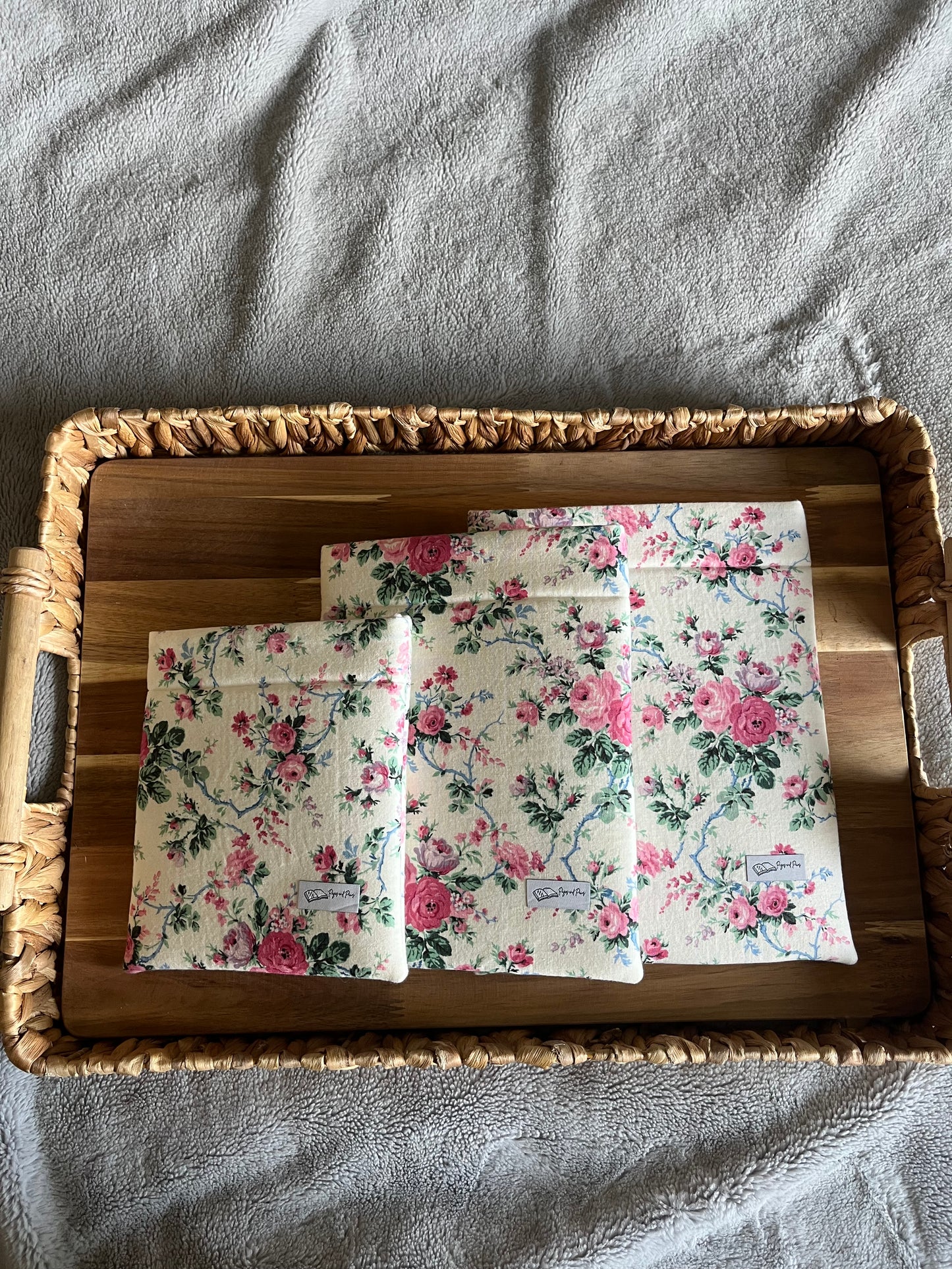 Vintage Roses on White Book Sleeve