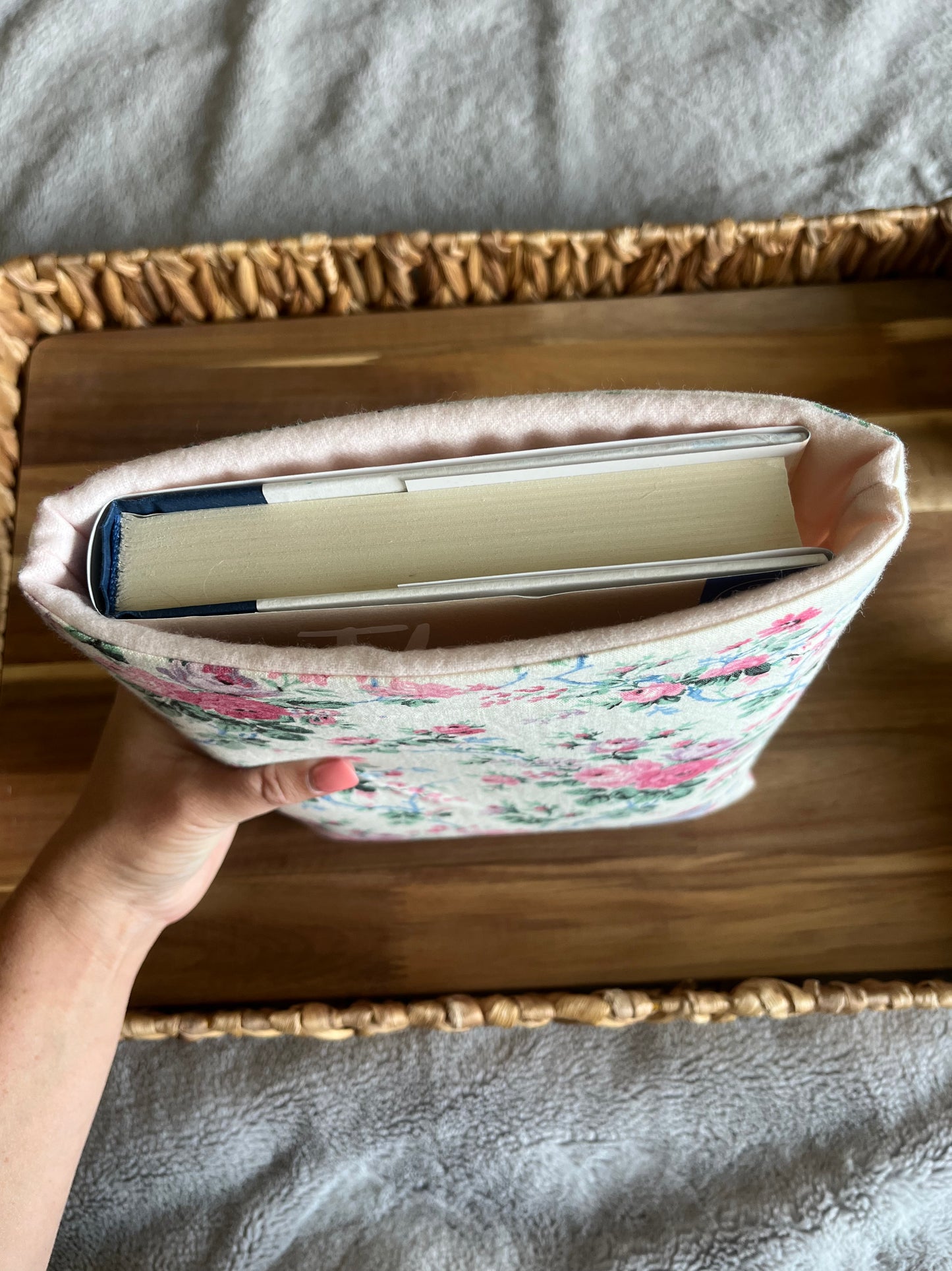 Vintage Roses on White Book Sleeve
