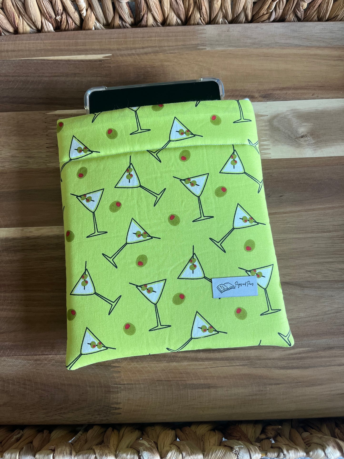 Martini Reads Book Sleeve